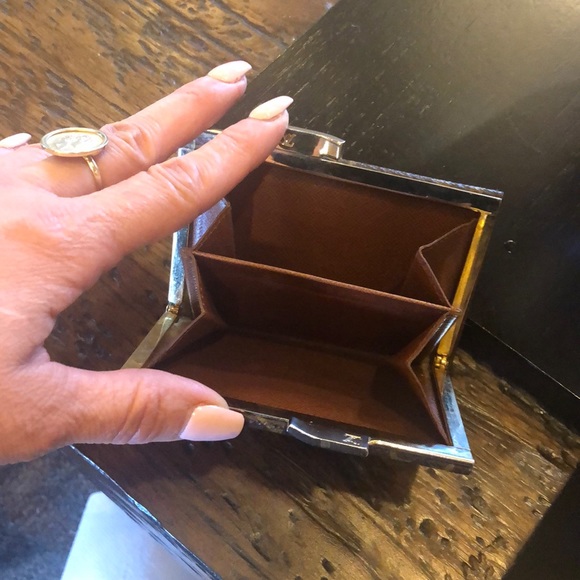 Auth vintage Louis Vuitton Kisslock coin purse - Picture 3 of 8